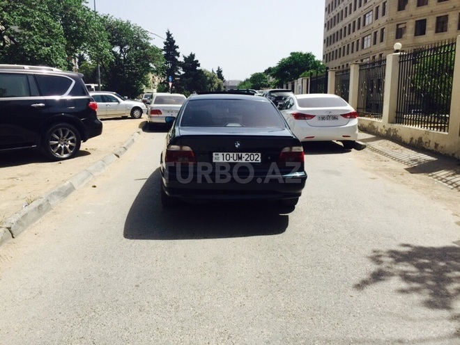 BMW 528 1998, 320,000 km - 2.8 l - Bakı