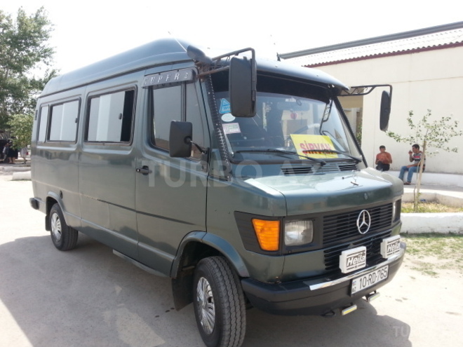Mercedes 208 D 1994, 400,000 km - 2.9 l - Bakı