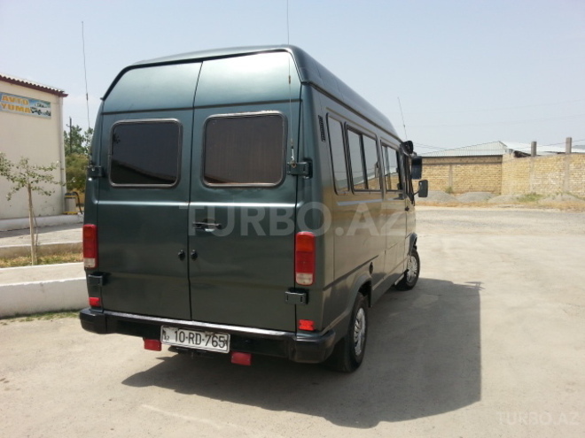Mercedes 208 D 1994, 400,000 km - 2.9 l - Bakı