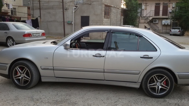 Mercedes E 200 1998, 275,072 km - 2.0 l - Bakı