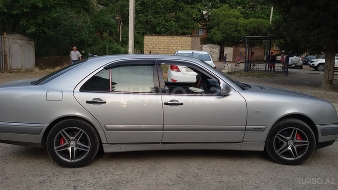 Mercedes E 200 1998, 275,072 km - 2.0 l - Bakı