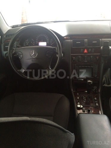 Mercedes E 240 2001, 194,000 km - 2.4 l - Bakı