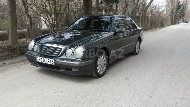 Mercedes E 240 2001, 194,000 km - 2.4 l - Bakı