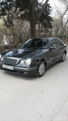 Mercedes E 240 2001, 194,000 km - 2.4 l - Bakı