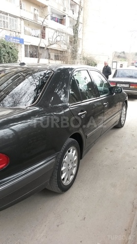Mercedes E 240 2001, 194,000 km - 2.4 l - Bakı