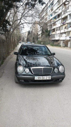Mercedes E 240 2001, 194,000 km - 2.4 l - Bakı