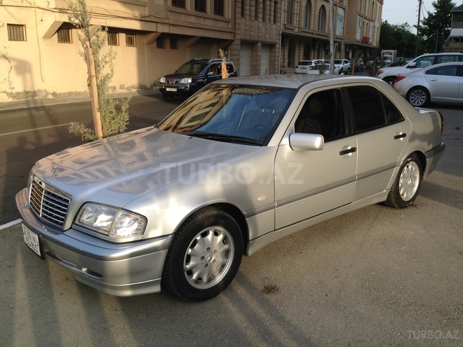 Mercedes C 200 1998, 144,000 km - 2.0 л - Bakı