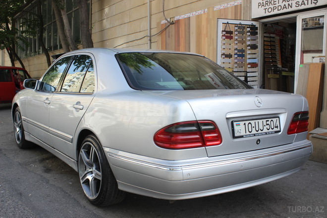 Mercedes E 280 1999, 286,000 km - 2.8 l - Bakı