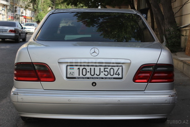 Mercedes E 280 1999, 286,000 km - 2.8 l - Bakı