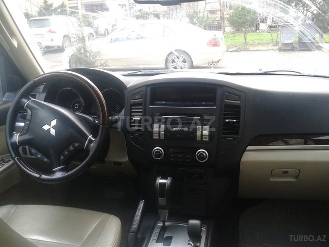 Mitsubishi Pajero 2011, 890,000 km - 3.5 l - Bakı