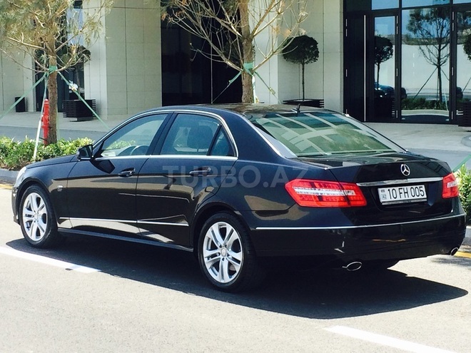 Mercedes E 350 2009, 89,000 km - 3.5 l - Bakı