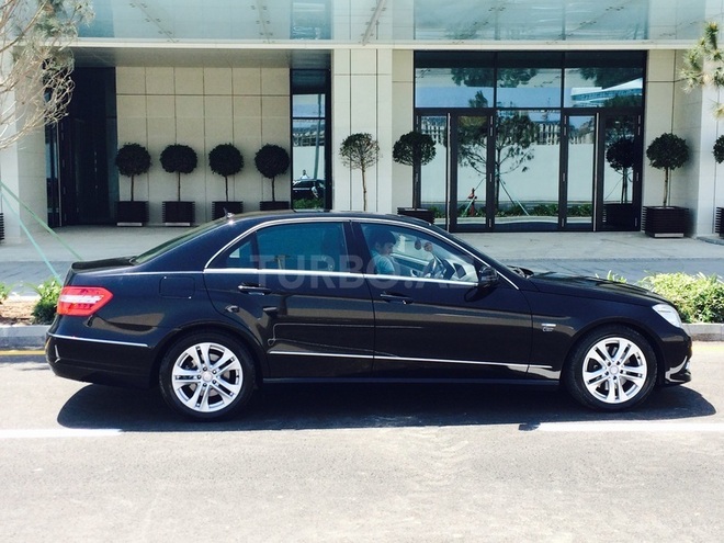 Mercedes E 350 2009, 89,000 km - 3.5 l - Bakı