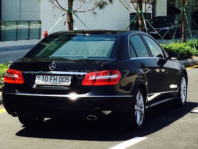 Mercedes E 350 2009, 89,000 km - 3.5 l - Bakı