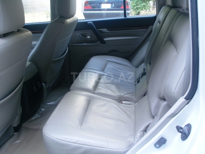 Mitsubishi Pajero 2008, 172,000 km - 3.2 l - Bakı