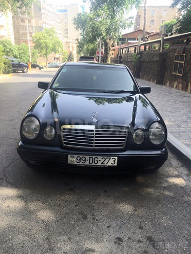 Mercedes E 220 1999, 250,000 km - 2.2 l - Bakı