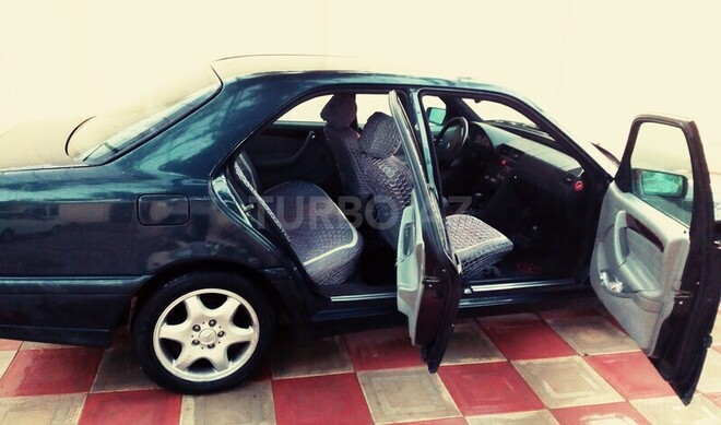 Mercedes C 220 2000, 223,947 km - 2.2 л - Bakı