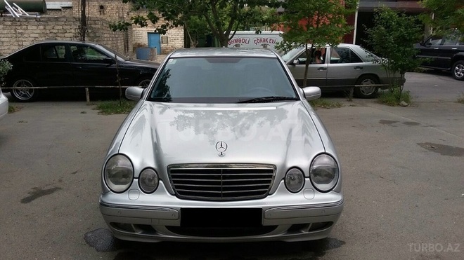 Mercedes E 240 2000, 178,600 km - 2.6 л - Bakı