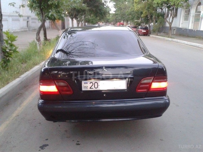 Mercedes E 200 1999, 200,000 km - 2.0 l - Bakı