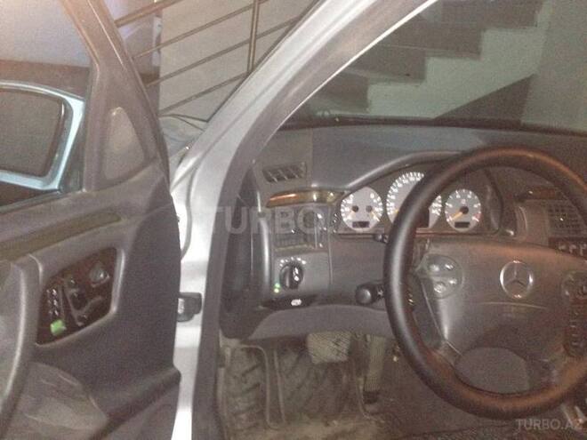 Mercedes E 220 2000, 240,000 km - 2.2 л - Bakı