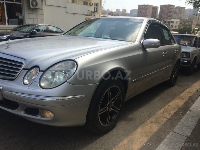Mercedes E 270 2002, 222,541 km - 2.7 l - Bakı