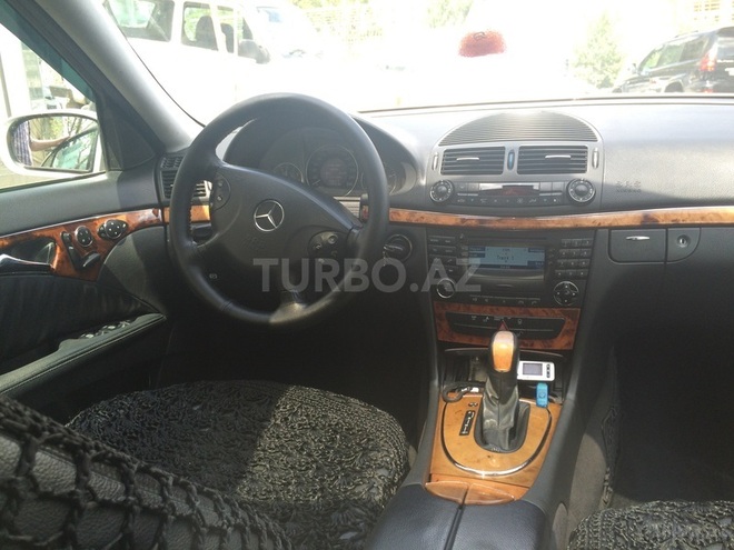 Mercedes E 270 2002, 222,541 km - 2.7 l - Bakı