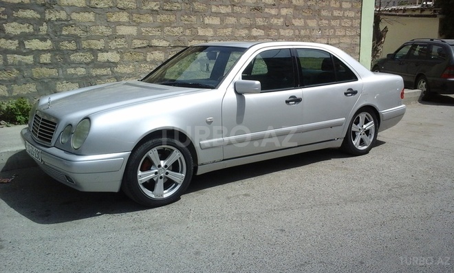 Mercedes E 200 1996, 170,000 km - 2.0 l - Bakı