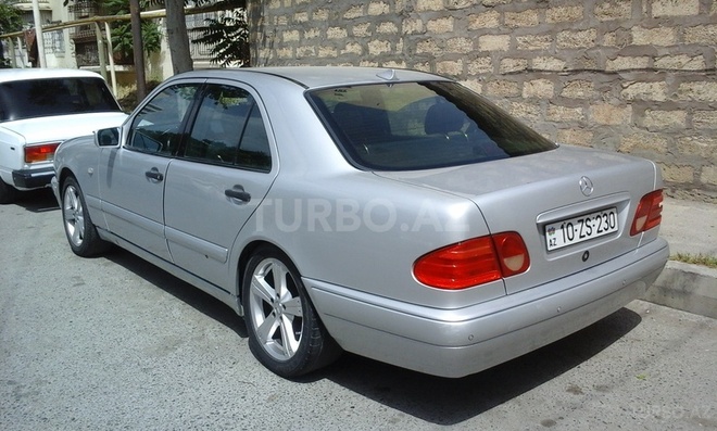 Mercedes E 200 1996, 170,000 km - 2.0 l - Bakı