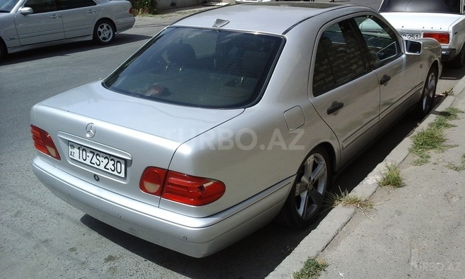 Mercedes E 200 1996, 170,000 km - 2.0 l - Bakı