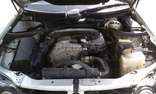 Mercedes E 200 1996, 170,000 km - 2.0 l - Bakı