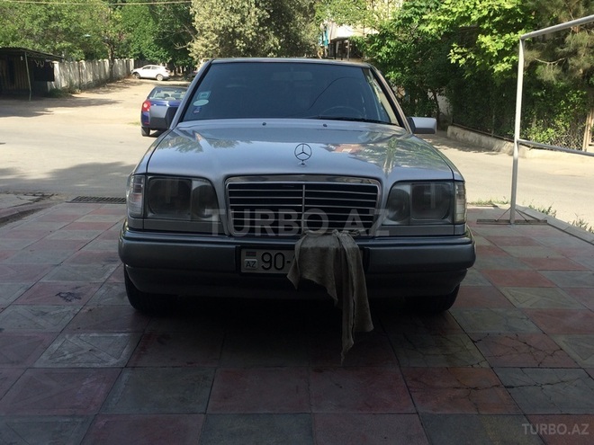 Mercedes E 200 1995, 310,000 km - 2.0 l - Bakı