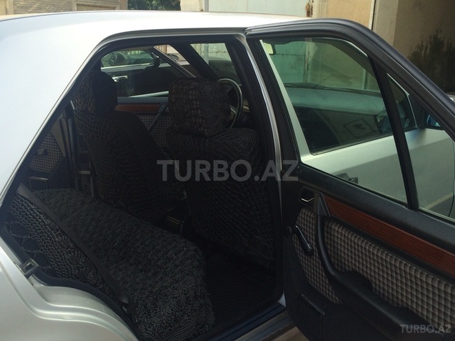 Mercedes E 200 1995, 310,000 km - 2.0 l - Bakı
