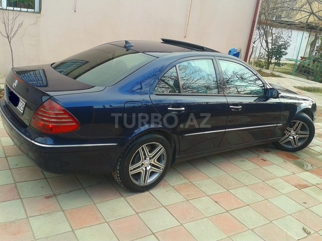 Mercedes E 220 2003, 180,000 km - 2.2 l - Bakı