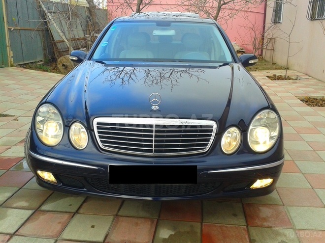 Mercedes E 220 2003, 180,000 km - 2.2 l - Bakı
