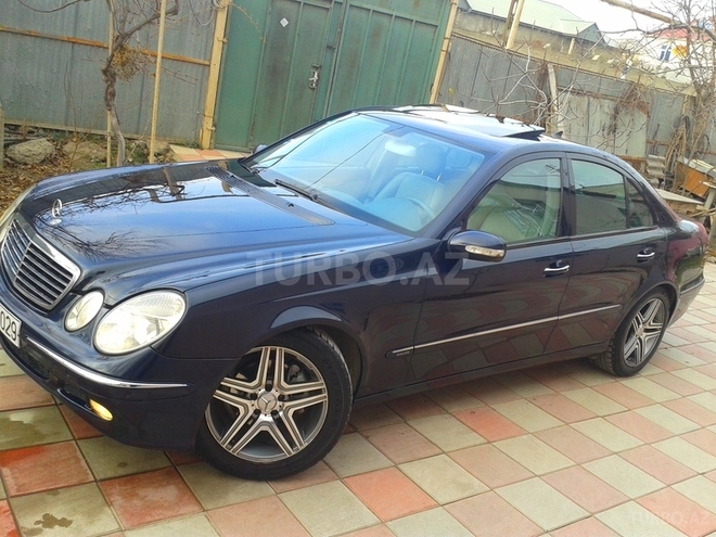 Mercedes E 220 2003, 180,000 km - 2.2 l - Bakı