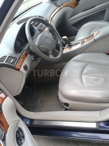 Mercedes E 220 2003, 180,000 km - 2.2 l - Bakı