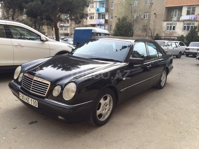 Mercedes E 200 1998, 199,324 km - 2.0 l - Bakı