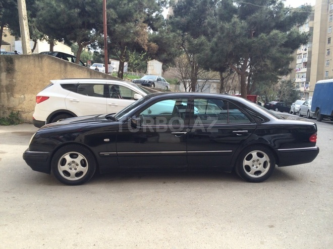 Mercedes E 200 1998, 199,324 km - 2.0 l - Bakı