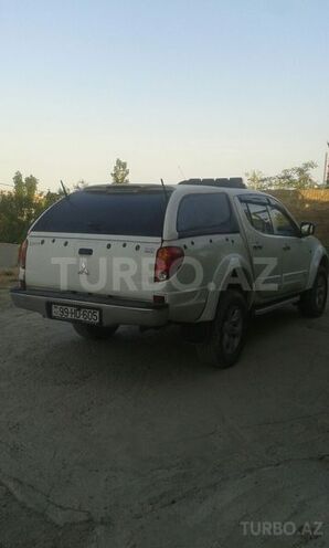 Mitsubishi L200 2007, 180,000 km - 2.5 l - Bakı