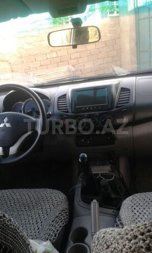 Mitsubishi L200 2007, 180,000 km - 2.5 l - Bakı