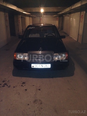 Mercedes E 200 1993, 250,000 km - 2.0 l - Bakı