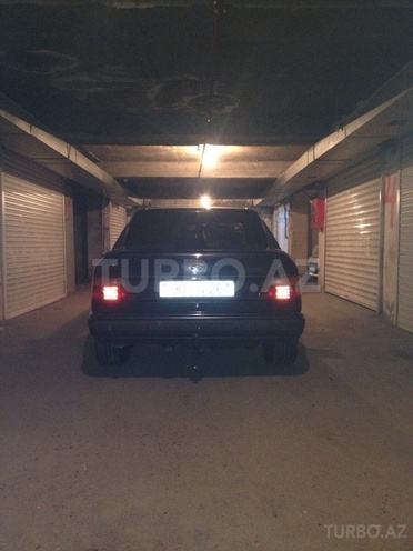 Mercedes E 200 1993, 250,000 km - 2.0 l - Bakı