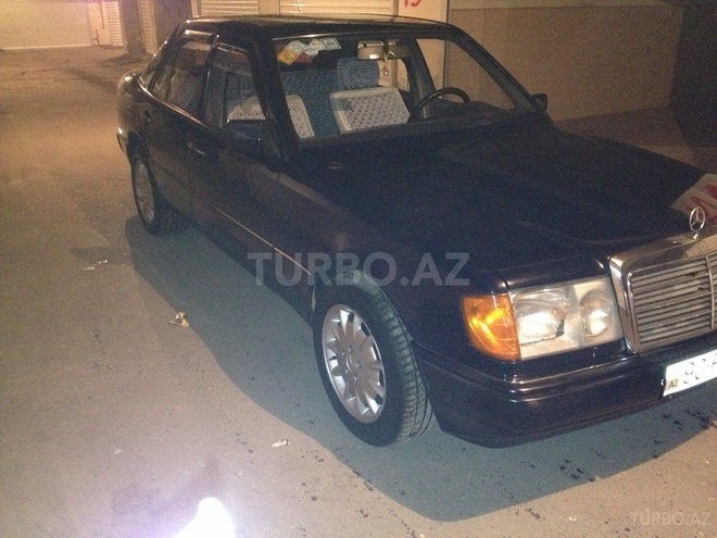 Mercedes E 200 1993, 250,000 km - 2.0 l - Bakı