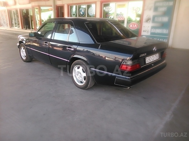 Mercedes E 200 1990, 200,000 km - 2.0 l - Bakı