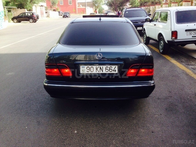 Mercedes E 280 1999, 295,000 km - 2.8 l - Bakı