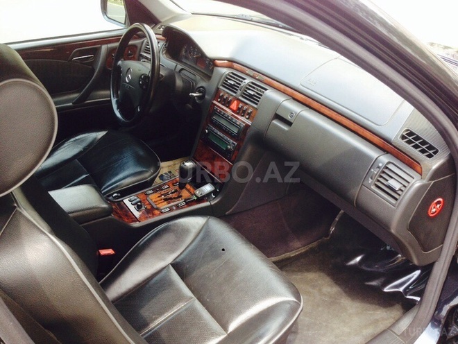 Mercedes E 280 1999, 295,000 km - 2.8 l - Bakı