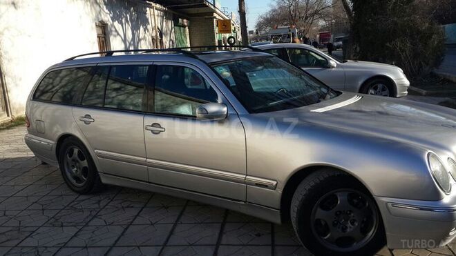 Mercedes E 260 2001, 130,000 km - 0.3 l - Bakı
