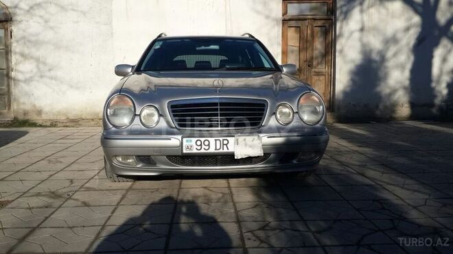 Mercedes E 260 2001, 130,000 km - 0.3 l - Bakı