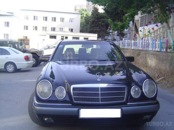 Mercedes E 220 1996, 322,500 km - 2.2 л - Bakı