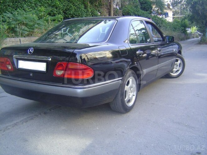 Mercedes E 220 1996, 322,500 km - 2.2 л - Bakı