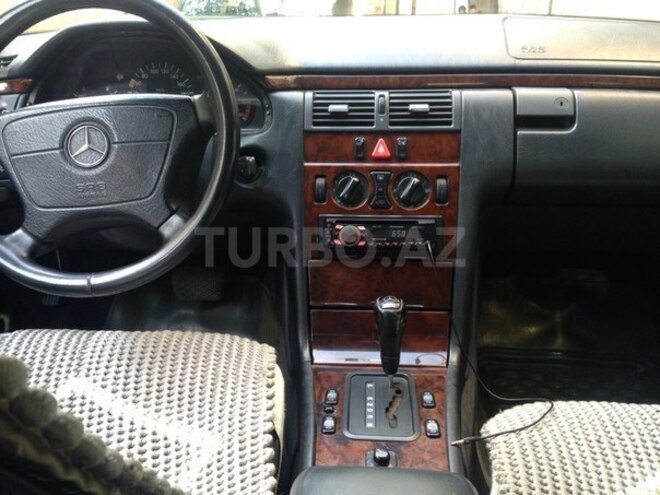 Mercedes E 220 1996, 322,500 km - 2.2 л - Bakı
